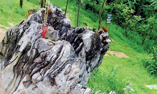 Bản đồ Tổ quốc bằng đá ở Cổng Trời