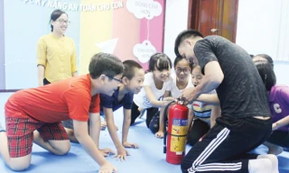 Người Hà Nội vận động nhau cho con đi học kỹ năng sinh tồn