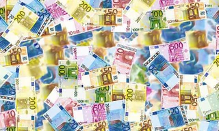 Tiền giấy sắp biến mất tại châu Âu