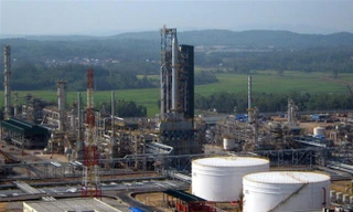 Phiên đấu giá lọc dầu Dung Quất thu về cho Nhà nước 5.566 tỷ đồng.