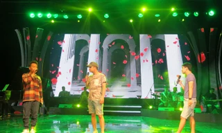 Các nghệ sĩ của Nhà hát Tuổi trẻ tập luyện cho dự án “100 năm âm nhạc Việt Nam”. Ảnh: Thu Hiền.