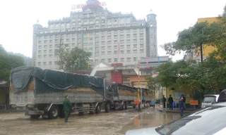 Đến chiều 16/6, lượng hàng nông sản xuất bán sang chợ Pò Chài (Trung Quốc) đã trở lại bình thường, nhưng không biết tình hình này sẽ diễn ra được bao lâu. Ảnh: Duy Chiến.