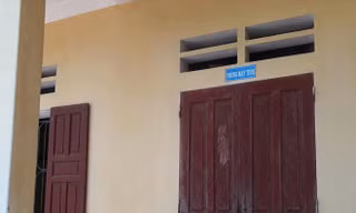 Phòng máy vi tính phục vụ học môn tin học của Trường tiểu học xã Quảng Bình, huyện Quảng Xương (Thanh Hóa) không hoạt động nhiều tháng nay vì thiếu giáo viên.