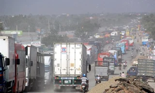 Ô nhiễm bụi từ nhiệt điện than khiến người dân bức xúc.