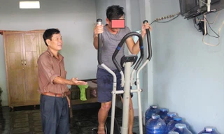 Hướng dẫn người cai nghiện tập thể thao.