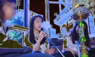 Cảnh học sinh hút shisha trong phóng sự của VTC14
