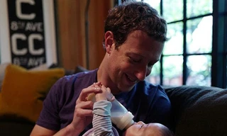 'Cha đẻ' facebook cho con bú gây sốt