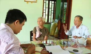 Mẹ VNAH Nguyễn Thị Bốn và con trai Đoàn Diền bức xúc kể lại sự việc.