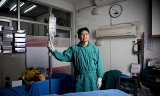 Bác sĩ Thep Vechavisit phẫu thuật thành công hàng ngàn ca chuyển đổi giới tính.