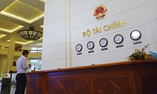 Bộ máy cồng kềnh, lương cán bộ thuế cao chót vót