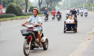Hai chàng sinh viên nghị lực thép