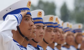 QĐND Việt Nam luôn sẵn sàng chiến đấu, bảo vệ Tổ quốc trong mọi hình huống. Ảnh: Nguyễn Minh.