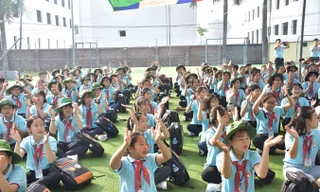 Các chỉ huy Đội tham gia các phần thi tại 7 trạm kỹ năng. ẢNH: CTV.