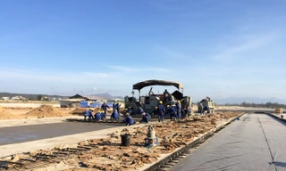 Thiếu vốn, đường băng sân bay Cam Ranh chậm tiến độ