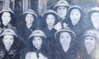 10 cô gái Nam Phú được Bác Hồ tặng Huy hiệu của Người năm 1966.