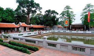 Mẫu áo ở Văn Miếu: Chưa đồng thuận