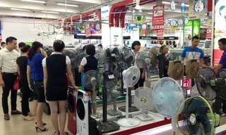 Điều hòa, quạt điện “cháy hàng”