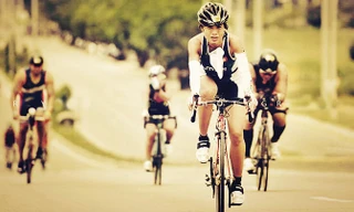 Chị Tiểu Phương tham gia giải đua xe đạp.