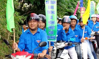 Thanh niên tham gia các hoạt động xã hội do BCH Đoàn xã Điện Ngọc tổ chức.