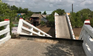 Cầu sập gần 7 tháng chưa được sửa