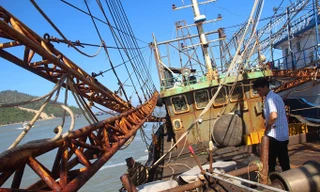 Tàu vỏ thép hoen gỉ. Ảnh: PV.