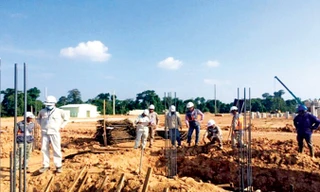 Công ty Cổ phần Xây dựng GM ở Hải Phòng thi công hạng mục công trình liên quan hạ tầng thuộc dự án muối mỏ Kali tại Lào trong 9 tháng với số tiền hơn 42,36 tỷ đồng.