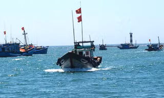 Những chuyến ra khơi nặng nỗi lo