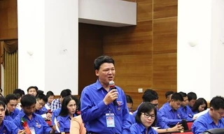 Thanh niên tiên tiến trao đổi về phong trào khởi nghiệp.