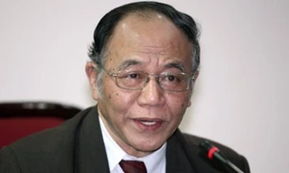 GS Hoàng Chí Bảo.