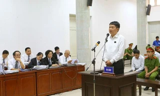 Ông Đinh La Thăng khai trước tòa rằng, PVN đã xin thoái vốn khỏi OceanBank từ 2012-2013 nhưng không được (?).