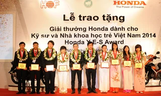 Nụ cười rạng rỡ của 10 gương mặt đoạt giải.