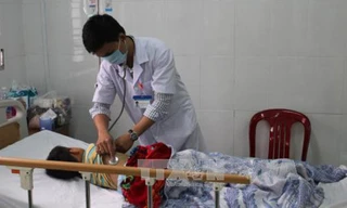 Vụ 4 trẻ ngộ độc tại Cao Bằng: 1 tử vong, 2 trẻ hôn mê sâu gia đình xin về