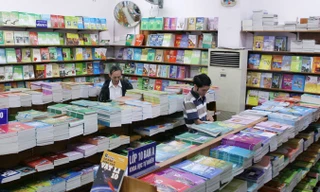 SGK không được sử dụng lại là một sự lãng phí lớn trong bối cảnh đất nước còn nghèo. Ảnh: Như Ý.