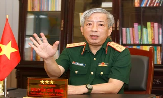 Thượng tướng Nguyễn Chí Vịnh, Thứ trưởng Bộ Quốc phòng trả lời phỏng vấn báo Tiền Phong. Ảnh: Như Ý.