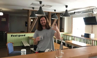 ​Anh chàng kỹ sư người Úc Jacob Meehan xin nghỉ phép 2 tuần để lang bạt ở các thành phố Nga cổ vũ World cup.