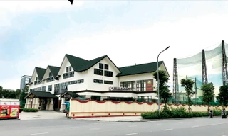 Những công trình “lạ” trong sân bay Bạch Mai