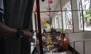 Bên trong trung tâm cai nghiện ma túy Cox’s Bazar. Ảnh: CNN.