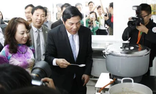 15 năm miệt mài với phụ nữ và trẻ nghèo bất hạnh