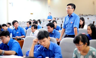 Các đại biểu đóng góp ý kiến trong chương trình thảo luận tại hội nghị. Ảnh: Xuân Tùng.