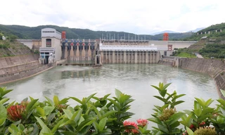 Đập thủy điện Cảnh Hồng, Vân Nam, Trung Quốc. Ảnh: Trúc Quỳnh.