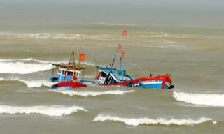 Nhiều tàu cá bị chìm, ngư dân​ mất tích