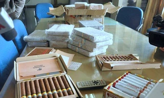 Thu giữ 1.200 điếu xì gà nghi nhập lậu