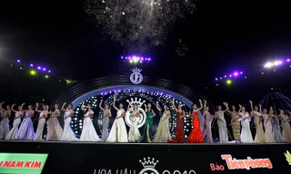 Các thí sinh toả sáng trong đêm chung khảo phía Bắc. Ảnh: Như Ý