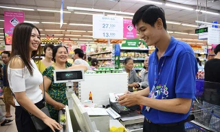 Các siêu thị đua nhau 'lì xì' hút khách