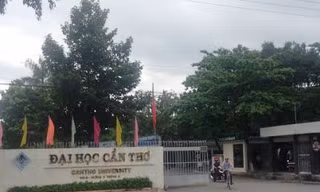 ĐH Cần Thơ rút đơn kiện đòi tiền nữ tiến sỹ