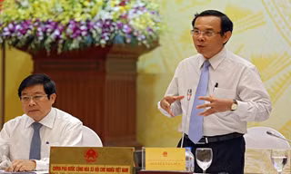 Bộ trưởng, Chủ nhiệm Văn phòng Chính phủ Nguyễn Văn Nên chủ trì cuộc họp báo.