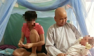 Bà mẹ trẻ tá túc ở chùa Diệu Pháp để sinh con.