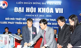 VFF vẫn đang gặp khó trong việc tìm ứng viên đủ tầm để lãnh đạo tổ chức này, thay Chủ tịch khóa 7 Lê Hùng Dũng. Ảnh: VSI.