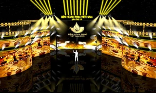 Sân khấu lễ khai mạc Liên hoan phim Việt Nam lần thứ 19. Ảnh: Thu Vân.