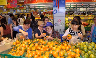 Nông nghiệp lo lắng khi thuế nhập khẩu về 0% (ảnh tại siêu thị Co.op Mart).